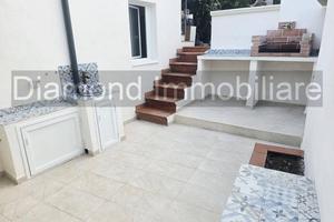 Casa singola con cortile a Torre Archirafi-Riposto