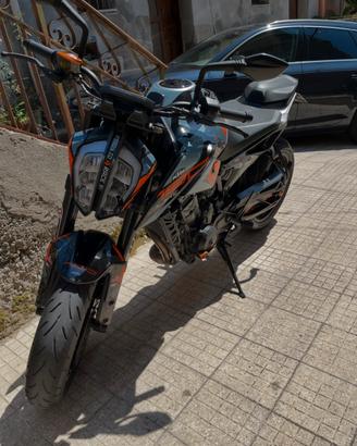 Ktm duke 790
