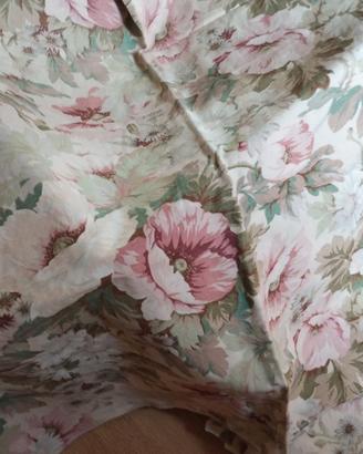 Pezzi di stoffa a fiori 
