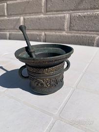 Mortaio antico di bronzo da collezione