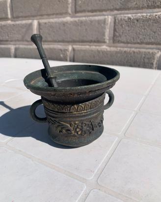 Mortaio antico di bronzo da collezione