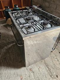 Piano fuochi con forno