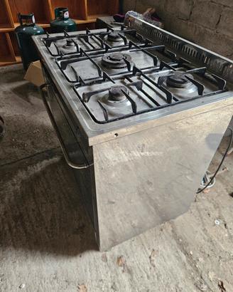 Piano fuochi con forno