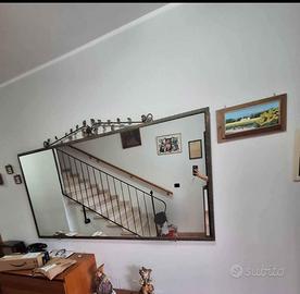 Specchio in cornice di ferro battuto 2 x 1 mt