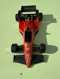 Modellino Ferrari 126 C4 1:24 die-cast bburago