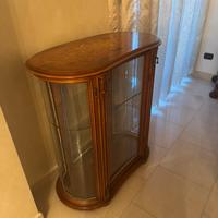 Vetrina porta argenteria