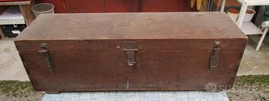 cassa militare in legno del '900 con chiusure e ma