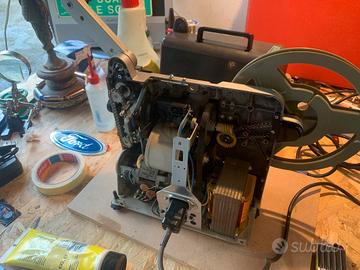 Proiettore super 8 Noris