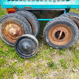 Gomme e cerchioni per FIAT 500 anni 60-70