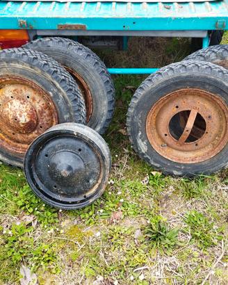 Gomme e cerchioni per FIAT 500 anni 60-70