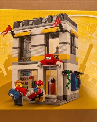 Lego Set 40305 - Microscale LEGO Brand Store