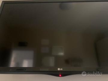 LG Smart TV 24” seminuova