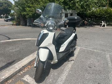 Piaggio carnaby 300