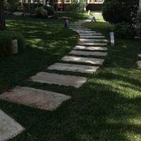 Camminamento giardino e cimase per muretto