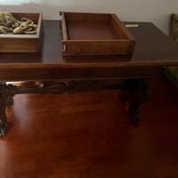 Scrivania in legno elegante