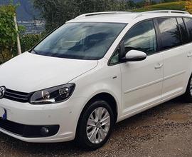 VOLKSWAGEN Touran - 2013