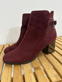 Stivaletto in camoscio bordeaux