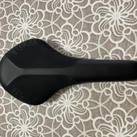 Sella bici da corsa fizik r7