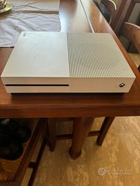 Xbox one S + 9 giochi compatibli