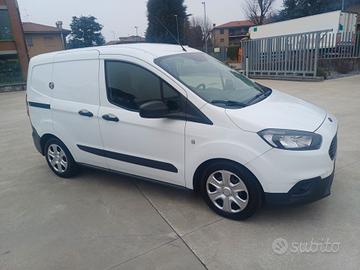FORD COURIER KM 70000 CON CASSETTIERA
