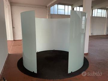 Ufficio in vetro curvo promozionale SAAB originale