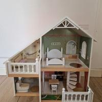 Casa delle bambole di legno + famiglie SmartFoot