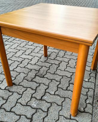 Tavolo in legno 60x60, allungabile a 120cm