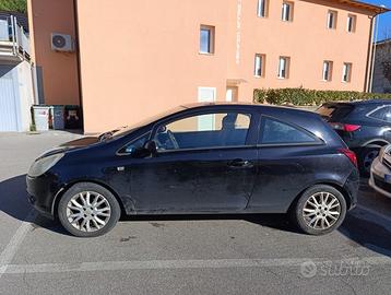 Autovettura Opel Corsa