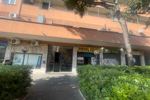 Conca D'oro - Locale c/1 con canna fumaria