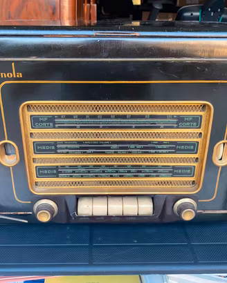 Radio con giradischi Phonola anni '50