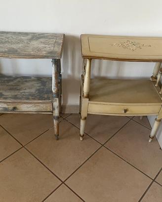 2 comodini mobiletti antichi legno