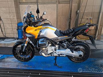 Moto Guzzi Stelvio 2024