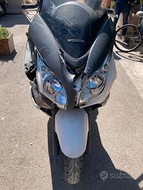 Moto Honda sw-t 400