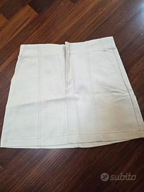 minigonna colore beige in ecopelle ZARA 