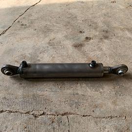 Cilindro idraulico doppio effetto