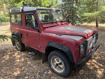 Land Rover Defender 90 Turbo - Autocarro d'epoca