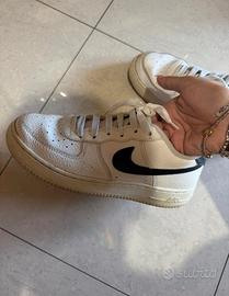 Scarpe nike con virgola nera