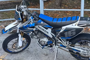 HM CRM F 125 4 Tempi motard