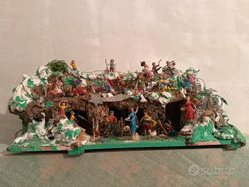 Presepe natalizio vintage  completo di personaggi