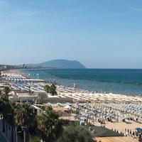 La tua casa fronte mare ti sta aspettando