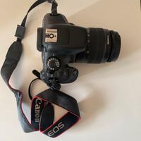 Canon Eos 1300d con obiettivo 18-55mm