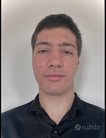 19 anni, diploma in grafica e comunicazione