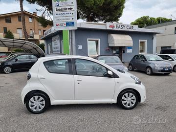 Toyota Aygo 1.0 12V VVT-i 5 porte Lounge Connect M