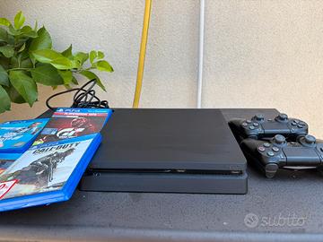 PLAYSTATION 4