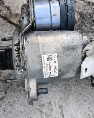 Vendiamo pompa freni Toyota Yaris Hybrid anno2024