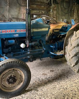 Trattore Ford 2000
