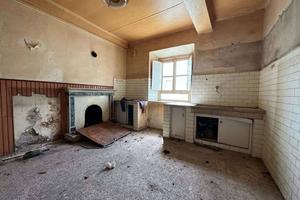 Palazzo / Stabile di 490 m² con più di 5 locali a 