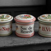 Tris vasi vintage farmacia dipinti a mano ceramica