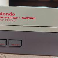 Nintendo Nes con un controller e lo Zapper