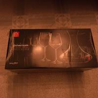Set decanter con sei calici da vino